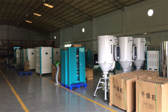 효율적인 산업용 탈습 홉퍼 건조기 4-40 kW 열력